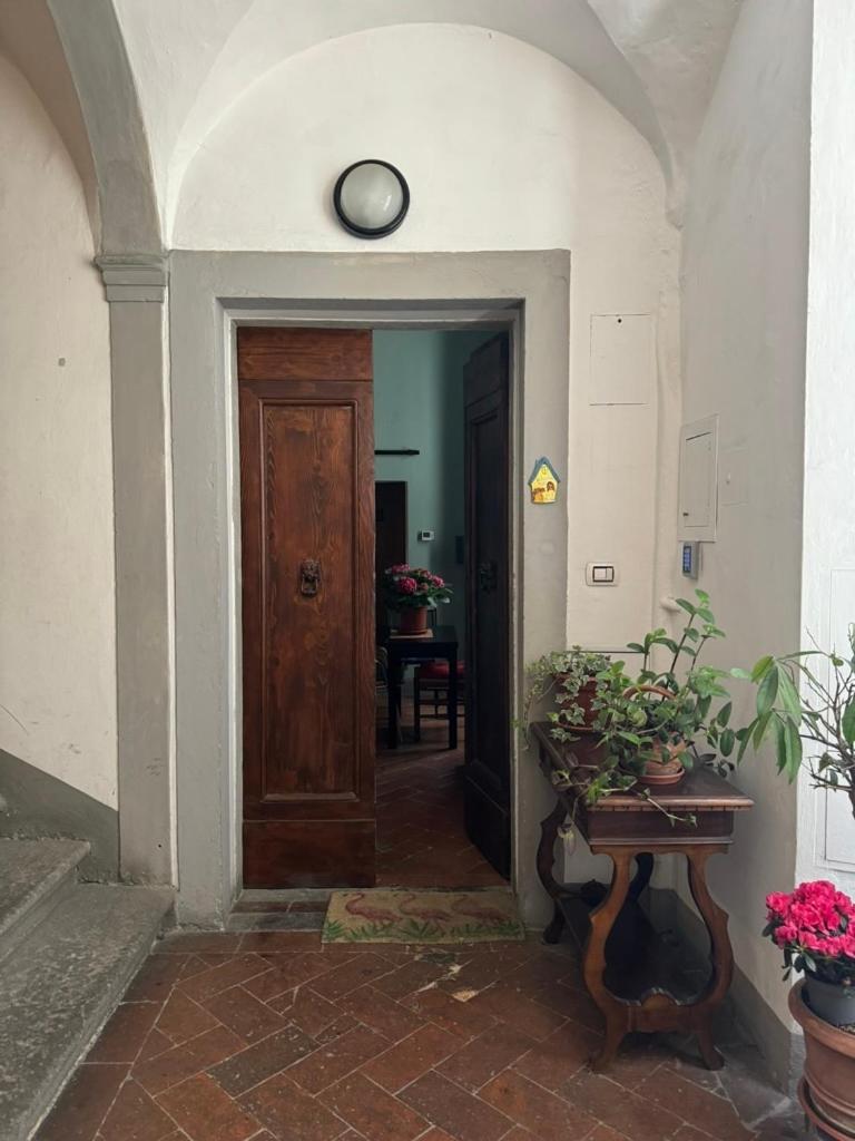 The Smallest Hostel Of Флоренция Экстерьер фото