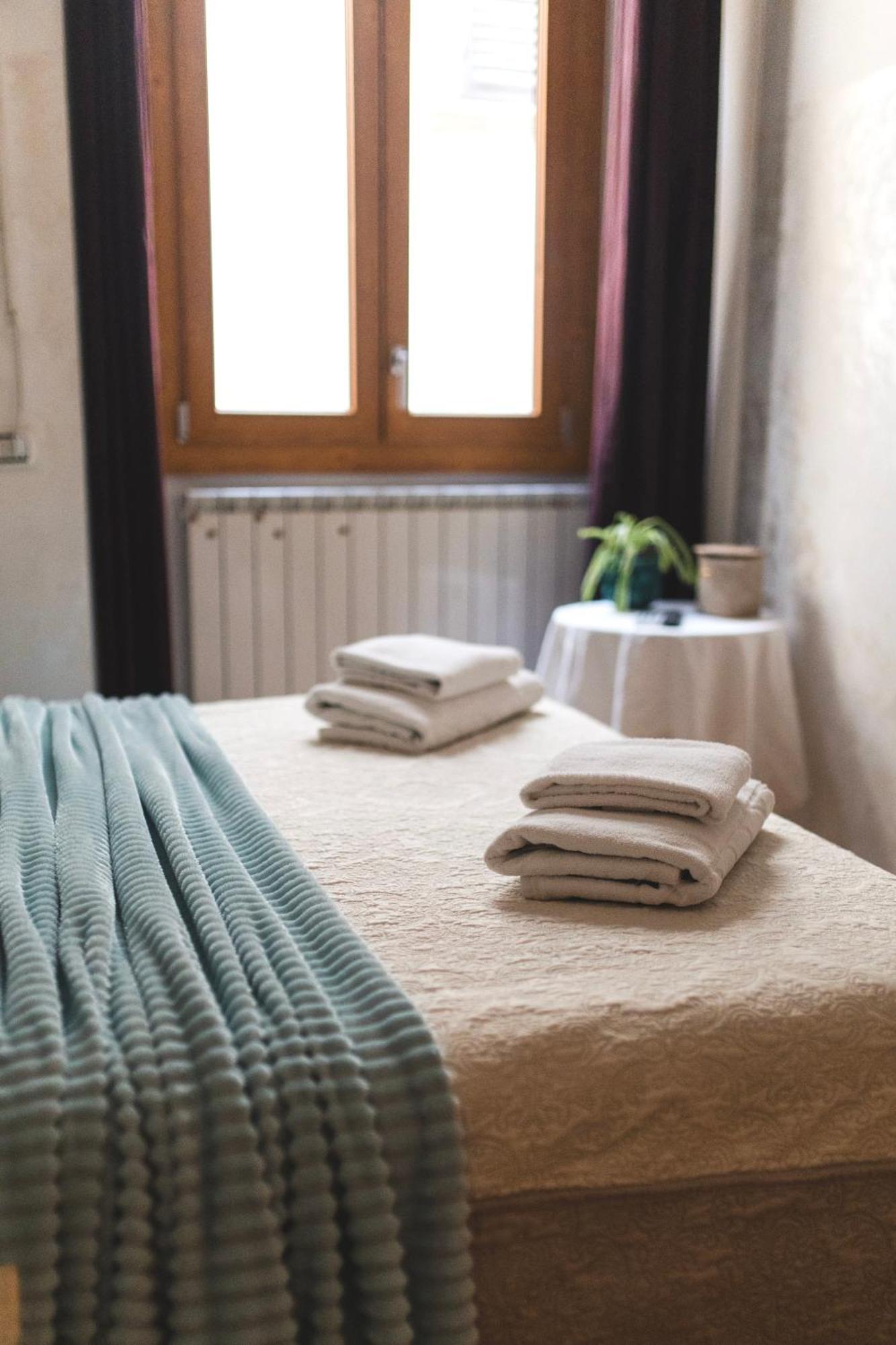 The Smallest Hostel Of Флоренция Экстерьер фото