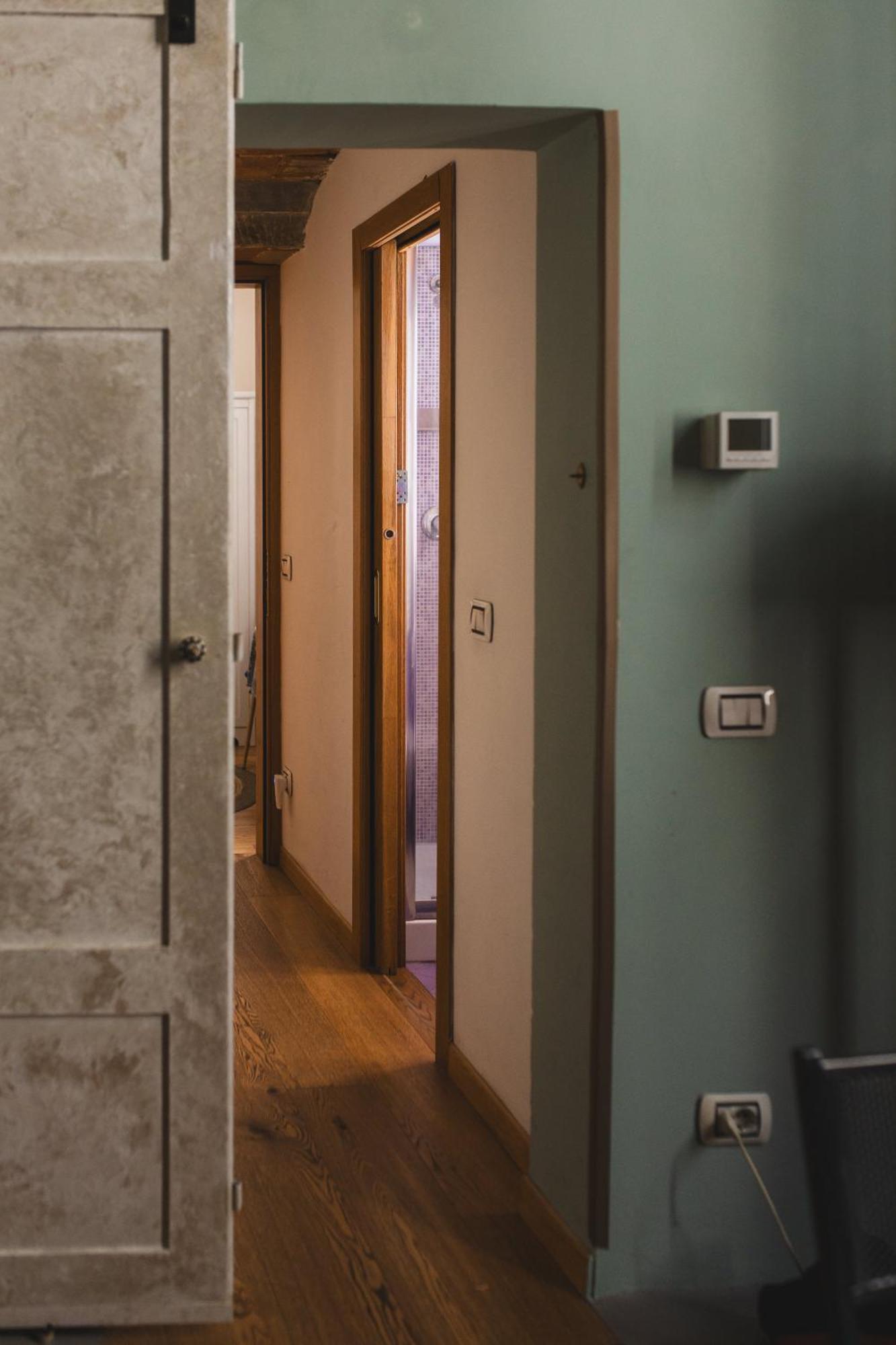 The Smallest Hostel Of Флоренция Экстерьер фото