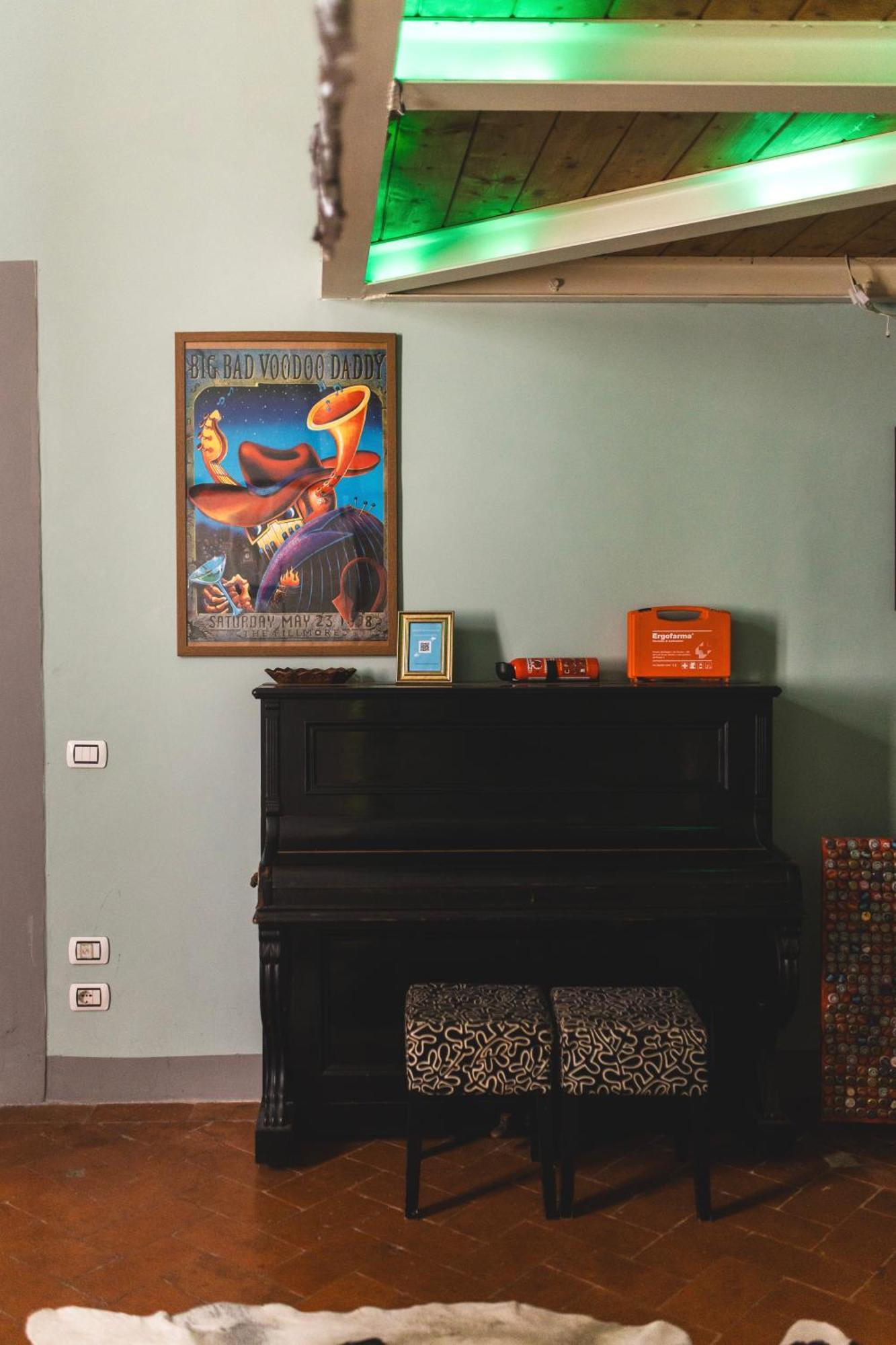 The Smallest Hostel Of Флоренция Экстерьер фото