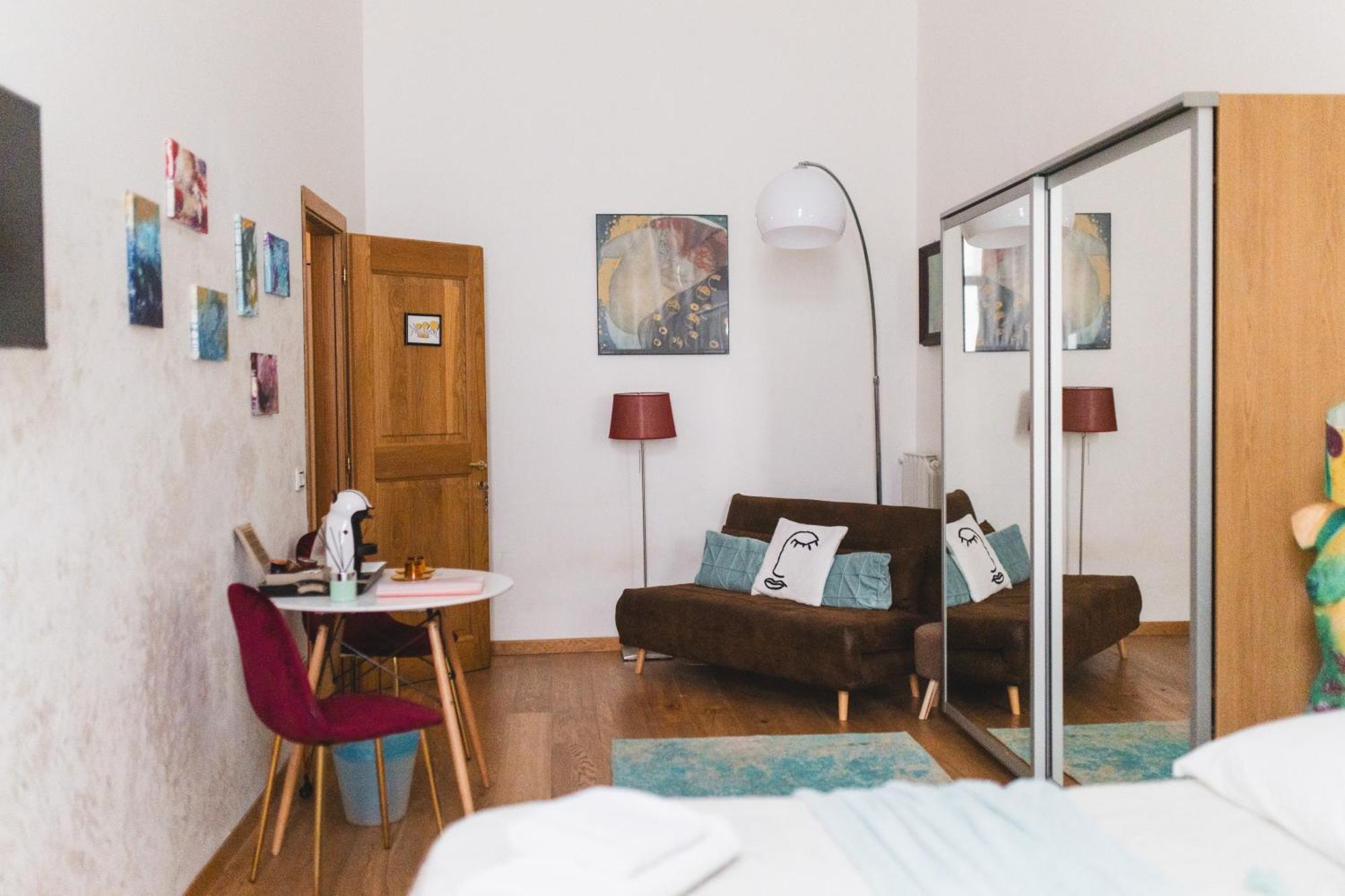 The Smallest Hostel Of Флоренция Экстерьер фото
