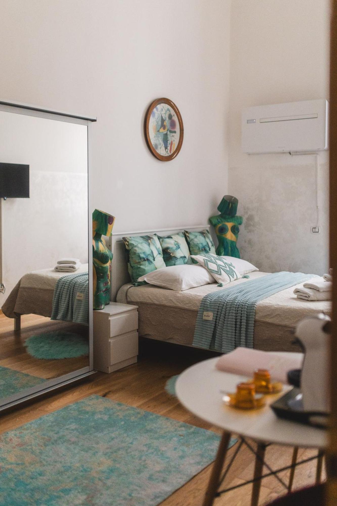 The Smallest Hostel Of Флоренция Экстерьер фото