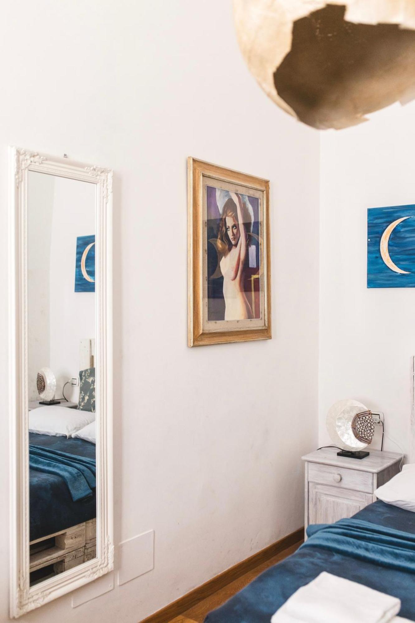 The Smallest Hostel Of Флоренция Экстерьер фото